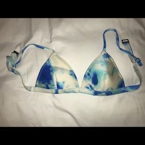 Blue and white triangl top